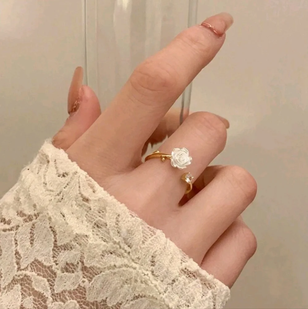 NEW white rose and CZ diamond women's adjustable gold ring - Picture 3 of 5